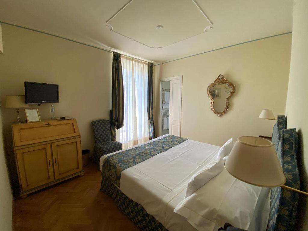 ลา วิตโตเรีย บูทิก โฮเต็ล Hotel การ์ดา ภายนอก รูปภาพ