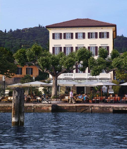 ลา วิตโตเรีย บูทิก โฮเต็ล Hotel การ์ดา ภายนอก รูปภาพ